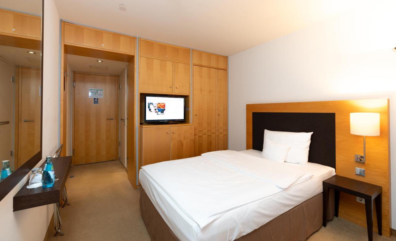 Kongresshotel Am Templiner 4*