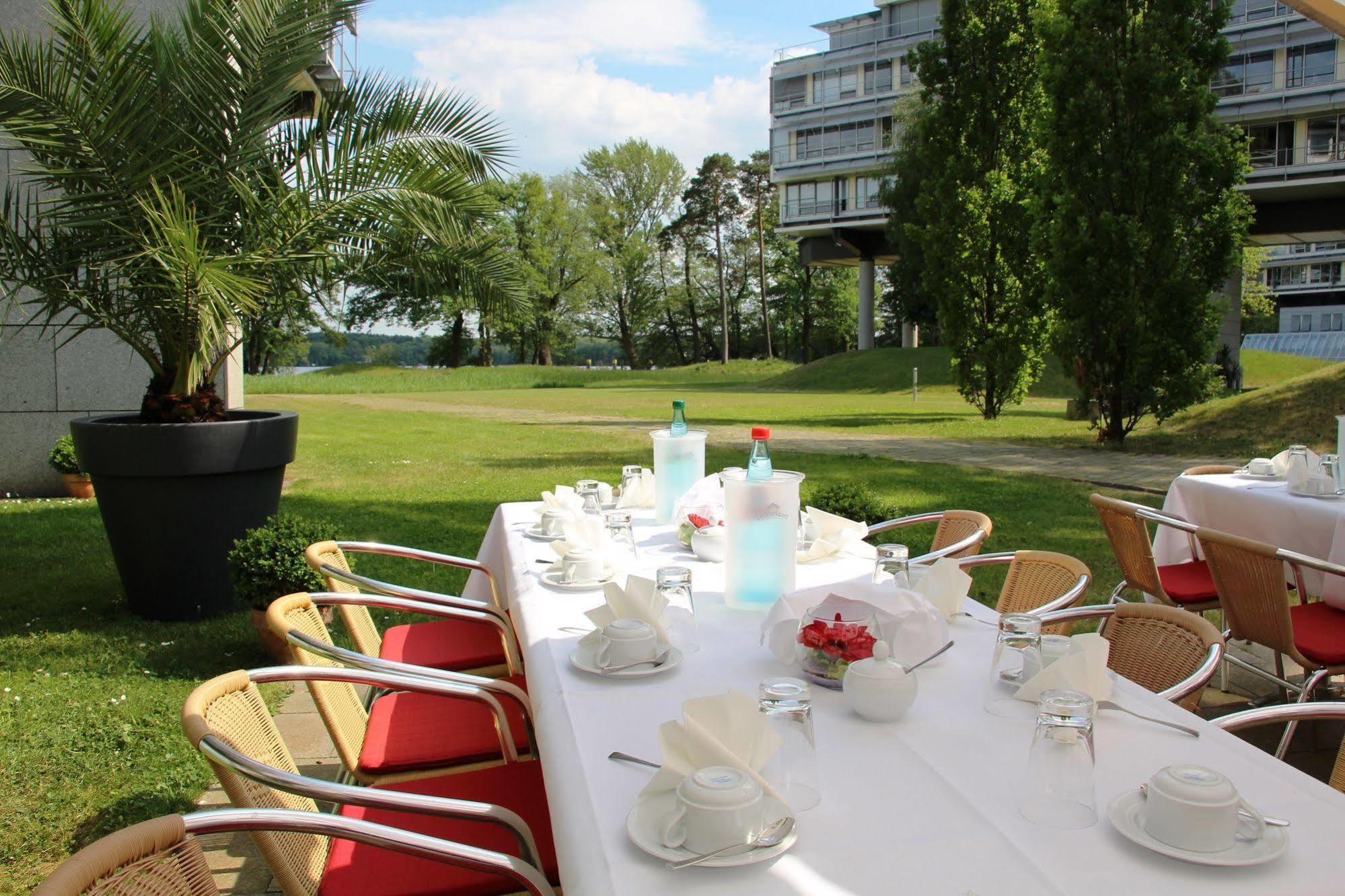 Hotel Kongresshotel Am Templiner 4*